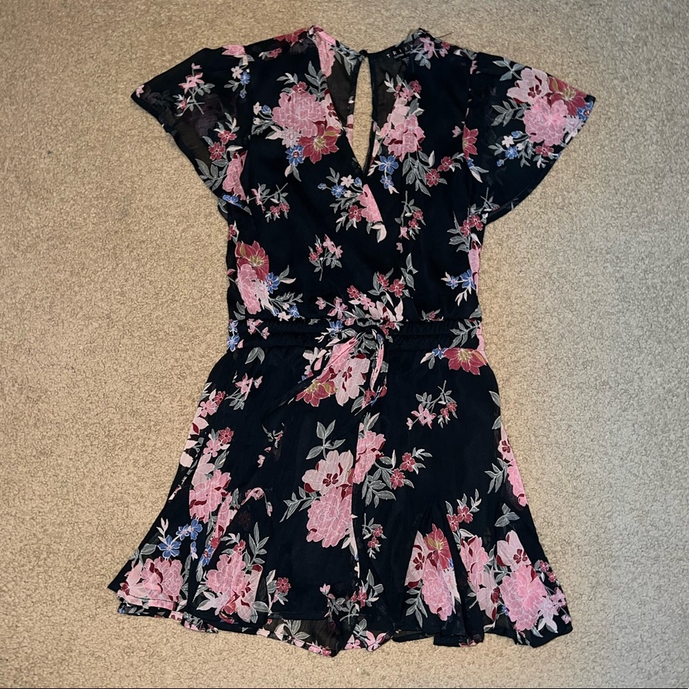 Francesca’s: black, floral, romper (NWT)